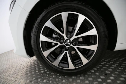 MITSUBISHI COLT 9