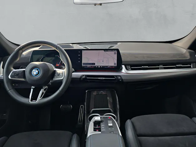 BMW X1 30e xDrive M Sport Pro (CH) AHK ** Spacesilber métallisé ** SoH à 99% **