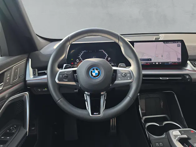 BMW X1 30e xDrive M Sport Pro (CH) AHK ** Spacesilber métallisé ** SoH à 99% **