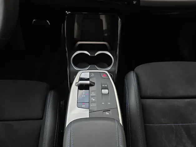 BMW X1 30e xDrive M Sport Pro (CH) AHK ** Spacesilber métallisé ** SoH à 99% **