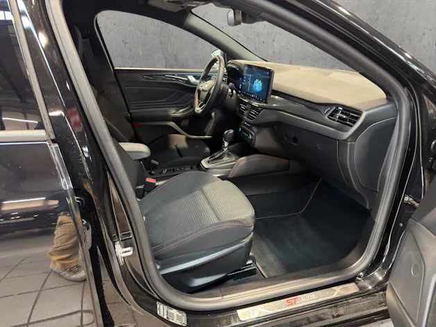 FORD Focus Station Wagon 1.0i EcoB Hybrid 155 ST-Line X
