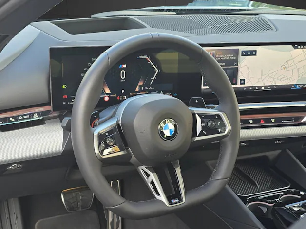 BMW 520d xDrive Touring M Sport PRO ** VOLLAUSSTATTUNG // 5 Jahre GARANTIE // 2'000 kg Anhängelast **