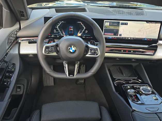 BMW 520d xDrive Touring M Sport PRO ** VOLLAUSSTATTUNG // 5 Jahre GARANTIE // 2'000 kg Anhängelast **