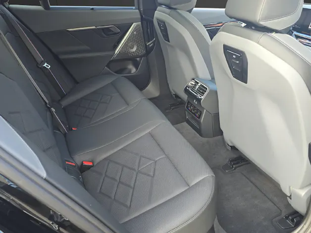 BMW 520d xDrive Touring M Sport PRO ** VOLLAUSSTATTUNG // 5 Jahre GARANTIE // 2'000 kg Anhängelast **