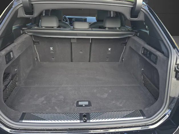 BMW 520d xDrive Touring M Sport PRO ** VOLLAUSSTATTUNG // 5 Jahre GARANTIE // 2'000 kg Anhängelast **