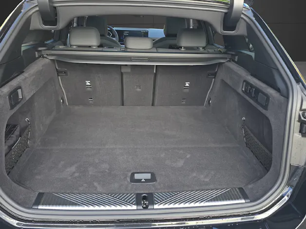 BMW 520d xDrive Touring M Sport PRO ** VOLLAUSSTATTUNG // 5 Jahre GARANTIE // 2'000 kg Anhängelast **