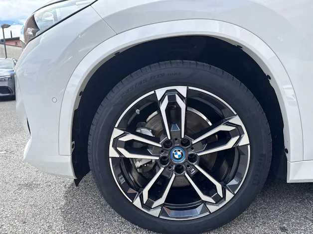 BMW iX1 xDrive 30