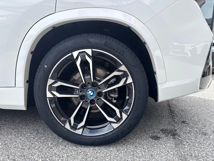 image du véhicule BMW iX1