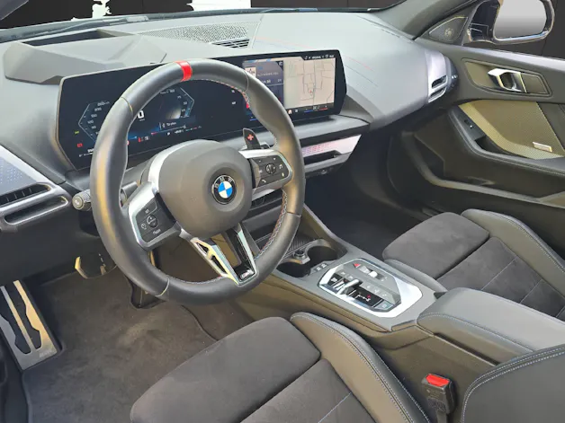 BMW M135 xDrive M Sport PRO ** 5 Jahre GARANTIE // 80'350 CHF Neupreis **