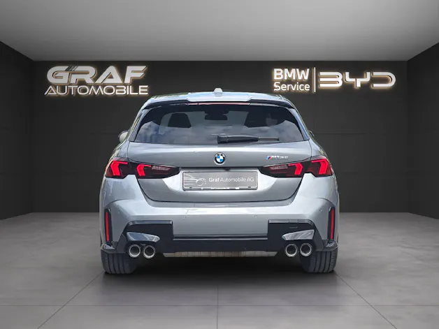 BMW M135 xDrive M Sport PRO ** 5 Jahre GARANTIE // 80'350 CHF Neupreis **