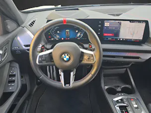 BMW M135 xDrive M Sport PRO ** 5 Jahre GARANTIE // 80'350 CHF Neupreis **