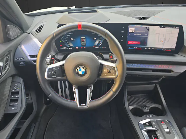 BMW M135 xDrive M Sport PRO ** 5 Jahre GARANTIE // 80'350 CHF Neupreis **