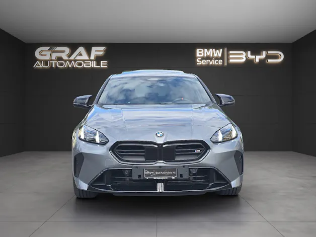 BMW M135 xDrive M Sport PRO ** 5 Jahre GARANTIE // 80'350 CHF Neupreis **