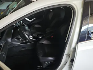 PEUGEOT 2008 1.2 PureTech 130 Allure S/S