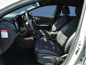 https://vehicle.imgix.net/4422912/146c6127-841f-41d6-9e59-4d6c2d5b7b7d.jpg