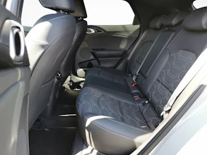 https://vehicle.imgix.net/4422912/b19ad655-63c5-4480-ae3d-9cb629311930.jpg