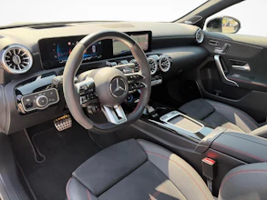 https://vehicle.imgix.net/4422992/18b0a446-56e2-49aa-bda6-afcc3a7fb862.jpg