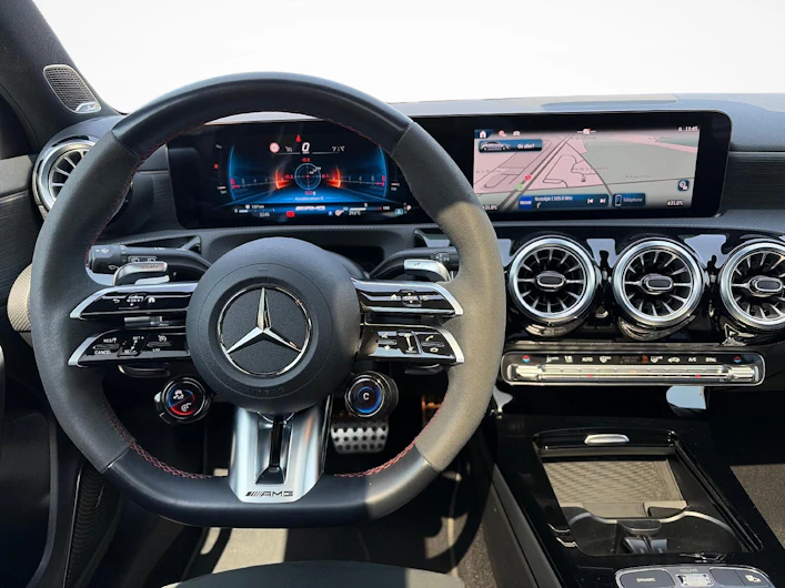Fahrzeugbild MERCEDES-BENZ A 45 AMG