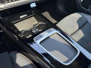 https://vehicle.imgix.net/4422992/e59d36ad-e6b1-4b21-baa8-2b5640702d09.jpg