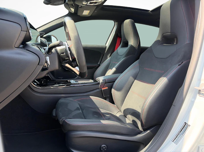 Fahrzeugbild MERCEDES-BENZ A 45 AMG