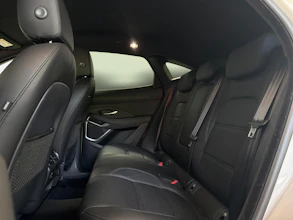 https://vehicle.imgix.net/4423002/19105b46-5275-4ced-bbda-cf8e1e4dcbf2.jpg