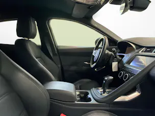 Jaguar E-Pace 2.0 T 200 SE AWD - Pneumatici invernali inclusi