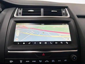 Fahrzeugbild JAGUAR E-Pace 2.0 T 200 SE AWD - Pneumatici invernali inclusi
