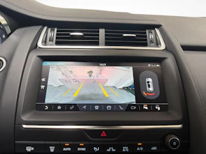 Fahrzeugbild JAGUAR E-Pace 2.0 T 200 SE AWD - Pneumatici invernali inclusi