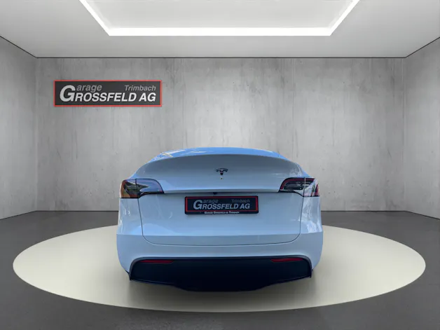 Tesla Model Y Long Range D