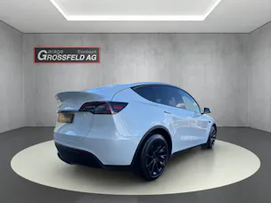 Tesla Model Y Long Range D