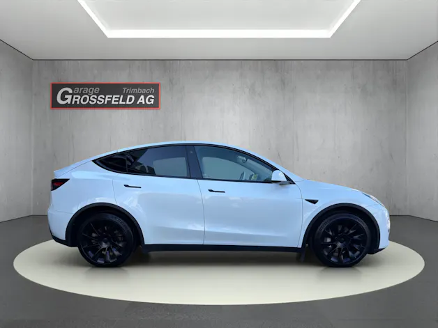 Tesla Model Y Long Range D