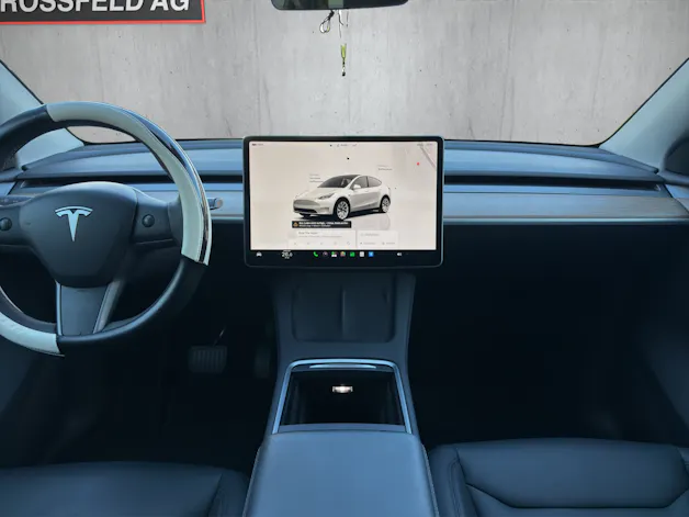 Tesla Model Y Long Range D