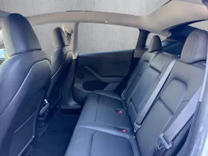 Tesla Model Y Long Range D