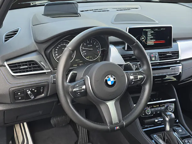 BMW 225i xDrive Active Tourer M Sport ** Frisch ab MFK & 12 Monaten GARANTIE **