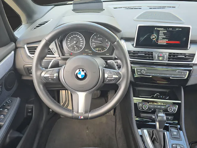 BMW 225i xDrive Active Tourer M Sport ** Frisch ab MFK & 12 Monaten GARANTIE **