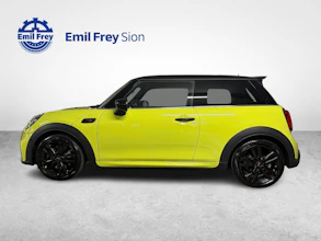 https://vehicle.imgix.net/4423026/5c8aa1d5-2c0f-4419-8c1d-3669ec5124f7.jpg
