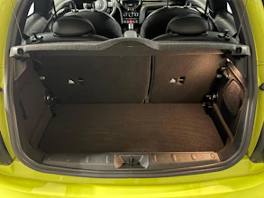 https://vehicle.imgix.net/4423026/c0f84fc8-f4b6-47cb-97cb-34ec7f941ebb.jpg