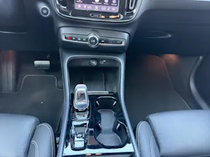 VOLVO XC40 2.0 B5 MH Plus Bright AWD