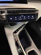 https://vehicle.imgix.net/4423038/272ef342-ebc7-494e-b901-ed3b7bf3252d.jpg
