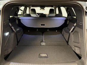 https://vehicle.imgix.net/4423038/b4c25bc8-9510-4fa9-9fcf-50755f4bc1ce.jpg