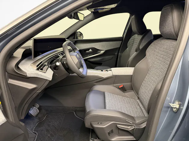 PEUGEOT 5008 1.6 PHEV Allure