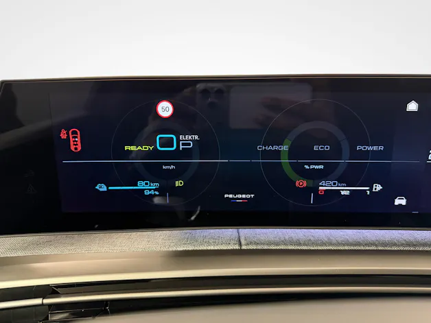 PEUGEOT 5008 1.6 PHEV Allure