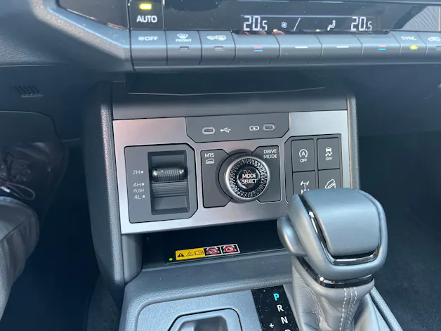 Toyota Hilux Double Cab.-Pick-up 2.8 D-4D MHEV 204 Style