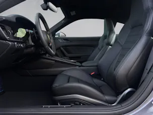 PORSCHE 911 Carrera 4 GTS