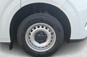 https://vehicle.imgix.net/4423104/4abbdf8c-4f42-48d5-9636-b285004ad2b6.jpg
