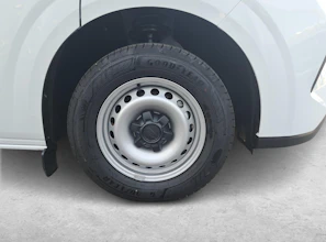 https://vehicle.imgix.net/4423120/df507a43-a6fd-48a2-b7b3-00995f127ea1.jpg