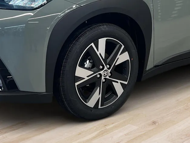 Toyota Aygo X 1.5 VVT-i HSD Trend
