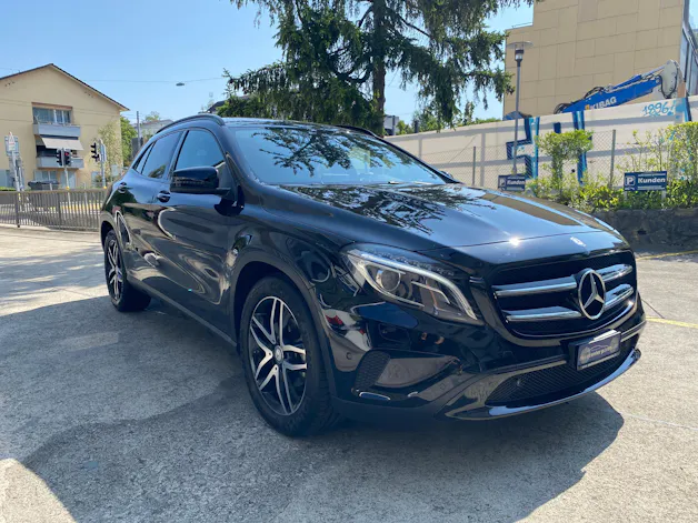 Mercedes-Benz GLA 200 Night Star