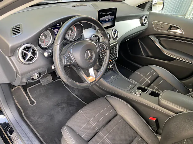 Mercedes-Benz GLA 200 Night Star