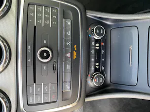 MERCEDES-BENZ GLA 200 Night Star